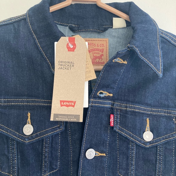 [ ₹900 ] Levis Women Denim Jacket - Picture 4 of 5